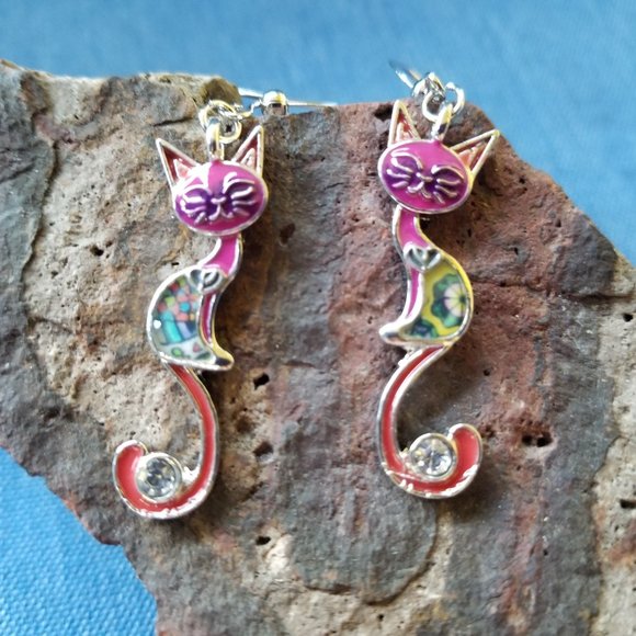 🐈🩷Kitty Pink Color with a Long Tail Earrings - NWOT🩷🐈 - Picture 4 of 5